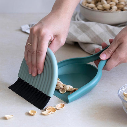 Edge-Cleaning Dustpan & Brush Set
